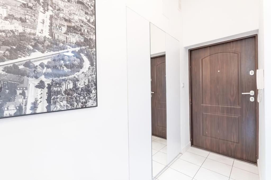 Wyjatkowy Apartament Na Rynku Вроцлав Екстериор снимка